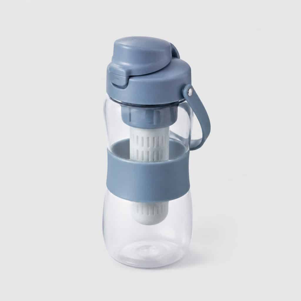 Petite gourde filtrante compacte au format de poche